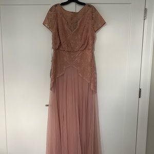 NWT: Tadashi Shoji gown